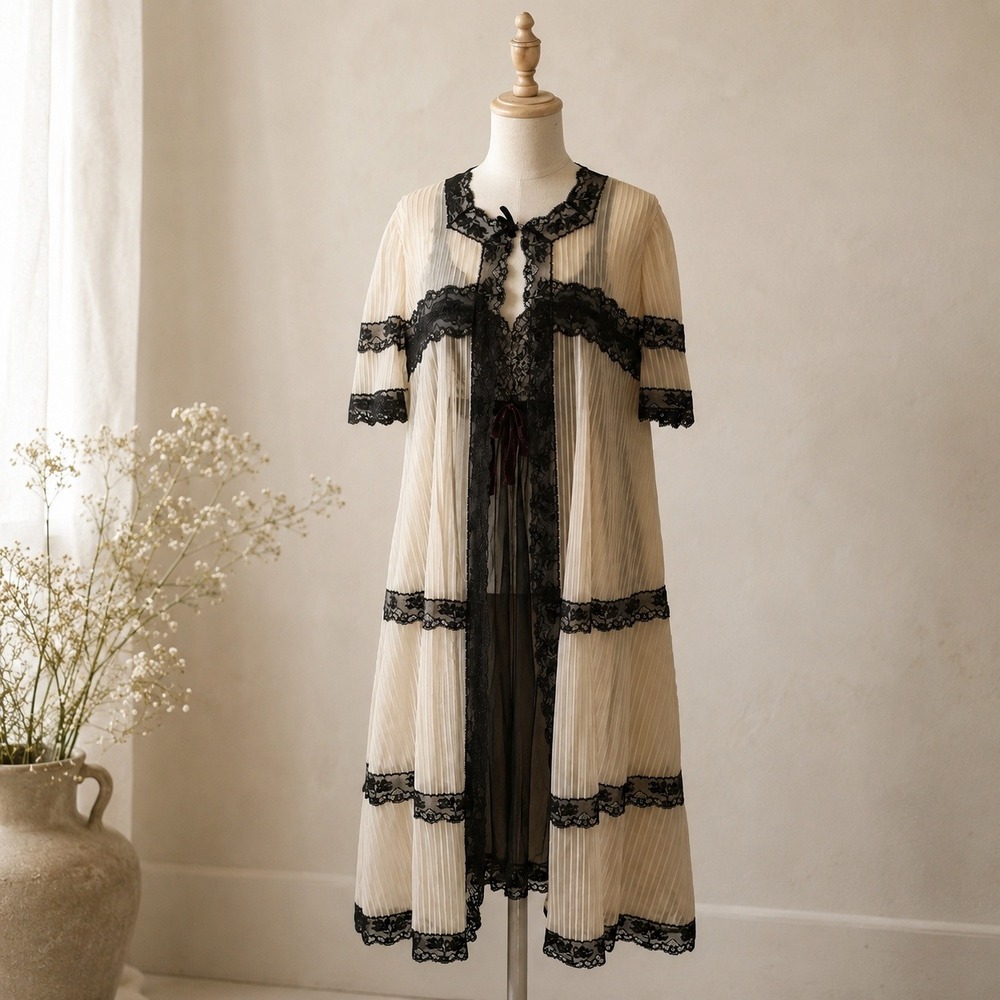 VINTAGE 60s VANITY FAIR Peignoir Set Black Lace Pleated Chiffon Robe Nightgown